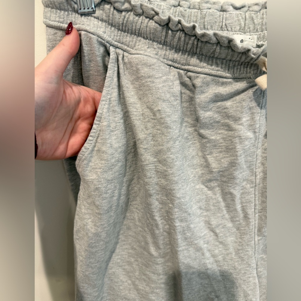 aerie Light Gray sweatpants - Picture 3 of 7
